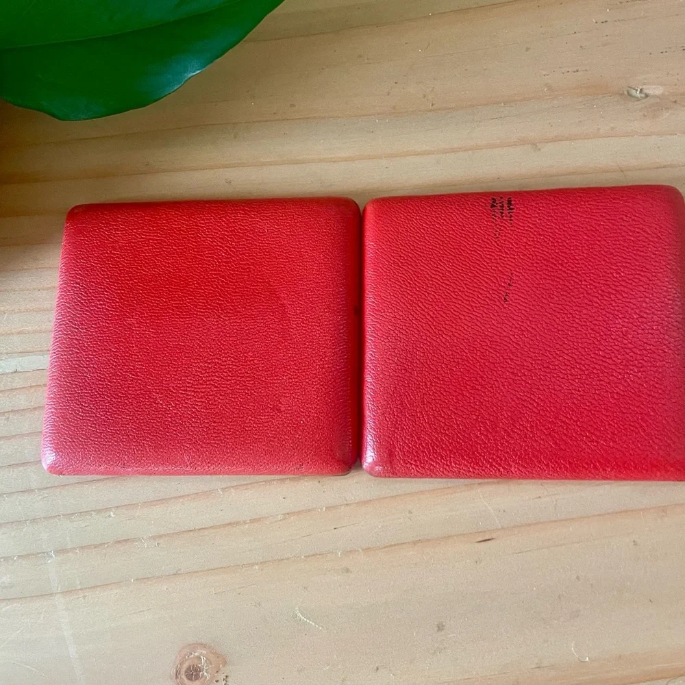 Dunhill cigarette red